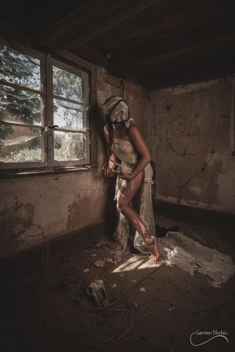 Profanity (NSFW) — photographies de Samten Norbù